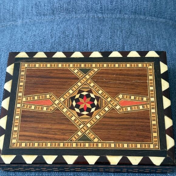 Vintage Turkish/Arabic Marquetry Wooden Trinket/Jewlery Box. Unisex. - Picture 2 of 6